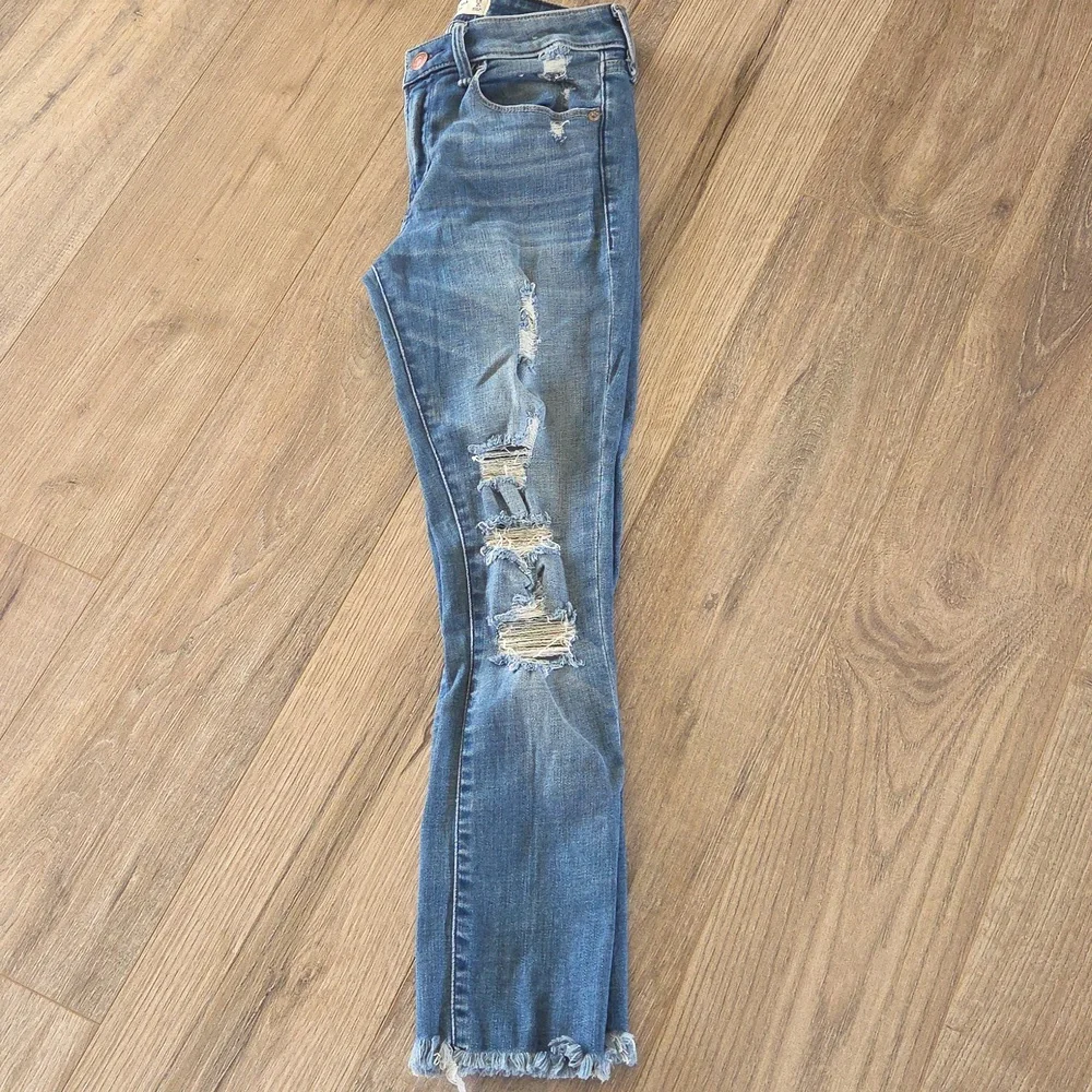 Abercrombie & Fitch Distressed Super Skinny Ankle Mid Rise Jeans - Picture 7 of 8